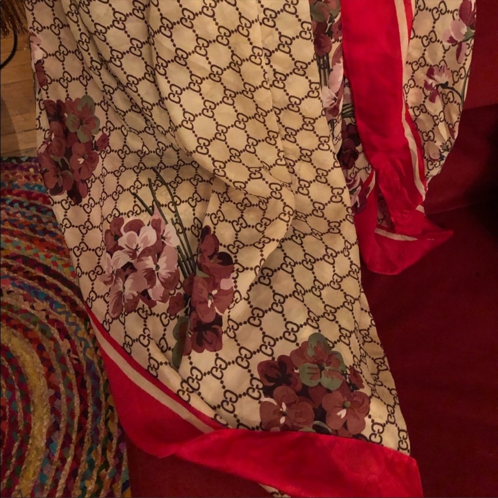 Authentic Gucci silk scarf with red border💕